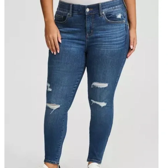 torrid Distressed Dark Blue High-Rise bombshell Skinny Jeans - Picture 1 of 15